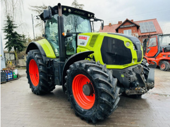 Traktors CLAAS Axion 830