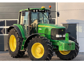 Traktors JOHN DEERE 6920