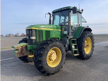 Traktors JOHN DEERE 7010 Series