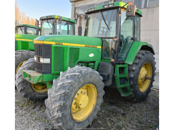 Traktors JOHN DEERE 7010 Series