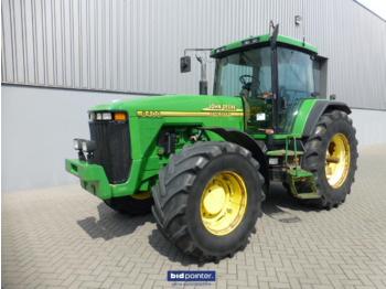 Traktors JOHN DEERE 8400