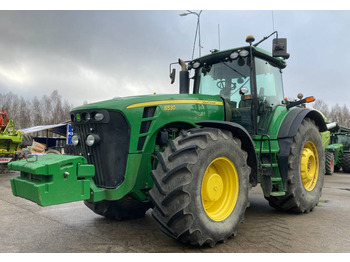 Traktors JOHN DEERE 8530