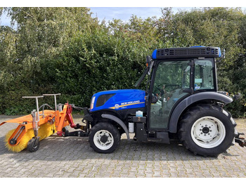 Traktors NEW HOLLAND T4