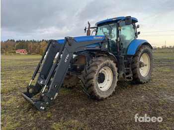 Traktors NEW HOLLAND T7000