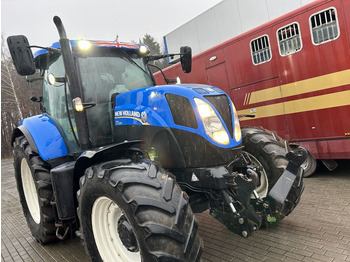 Traktors NEW HOLLAND T7.200