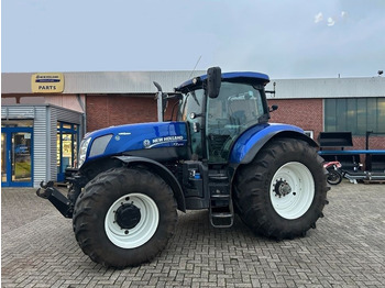 Traktors NEW HOLLAND T7.270
