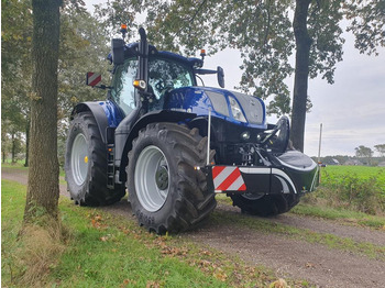Traktors NEW HOLLAND T7