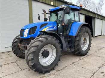Traktors NEW HOLLAND TVT