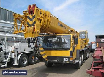 XCMG QY70K 8x4 crane truck - Autoceltnis