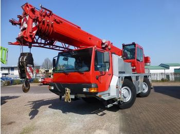 Bezceļu celtnis LIEBHERR LTM 1030-2.1