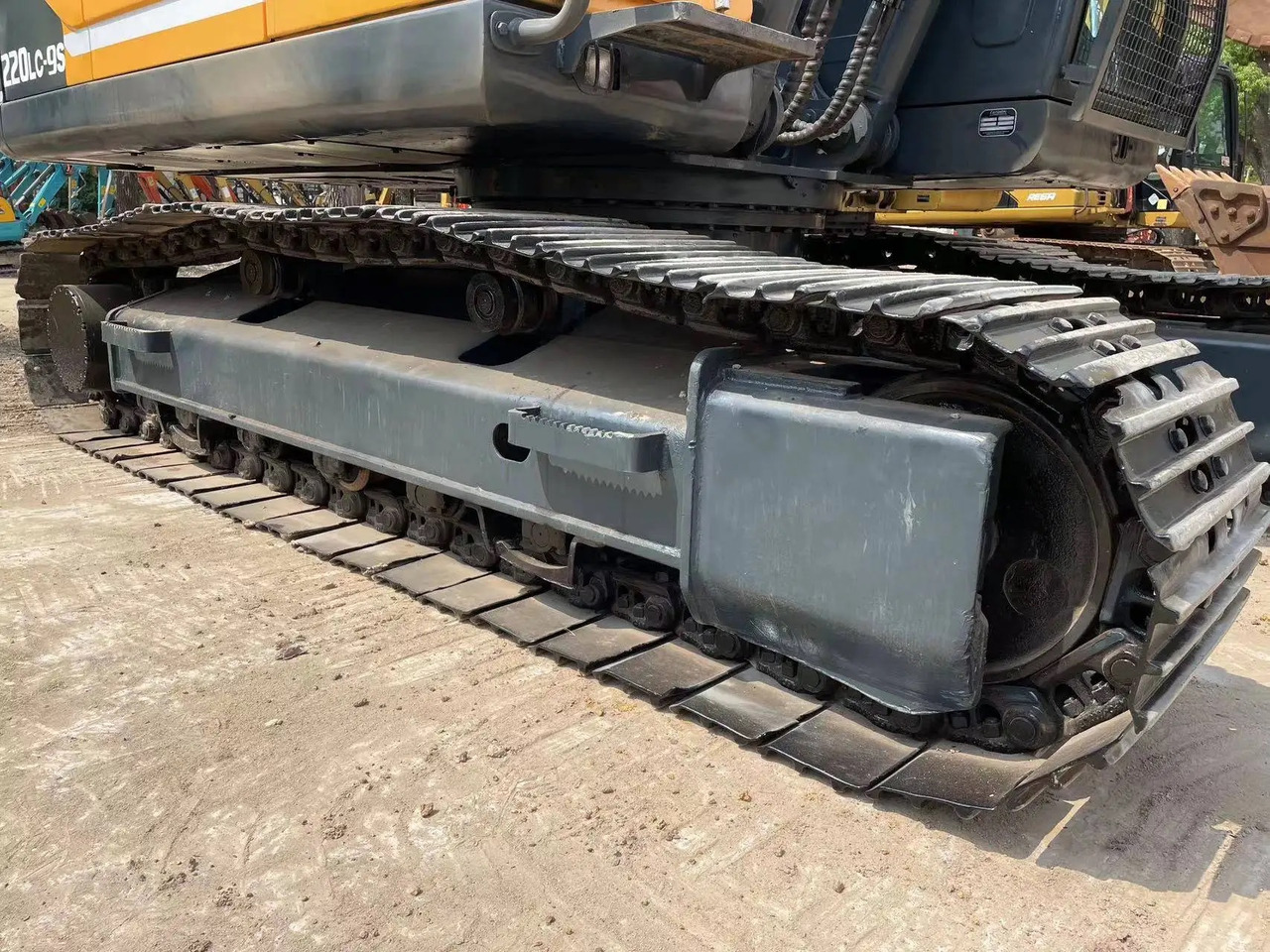 Kāpurķēžu ekskavators HYUNDAI R220 -9S track excavator 22 tons Korean hydraulic digger: foto 7
