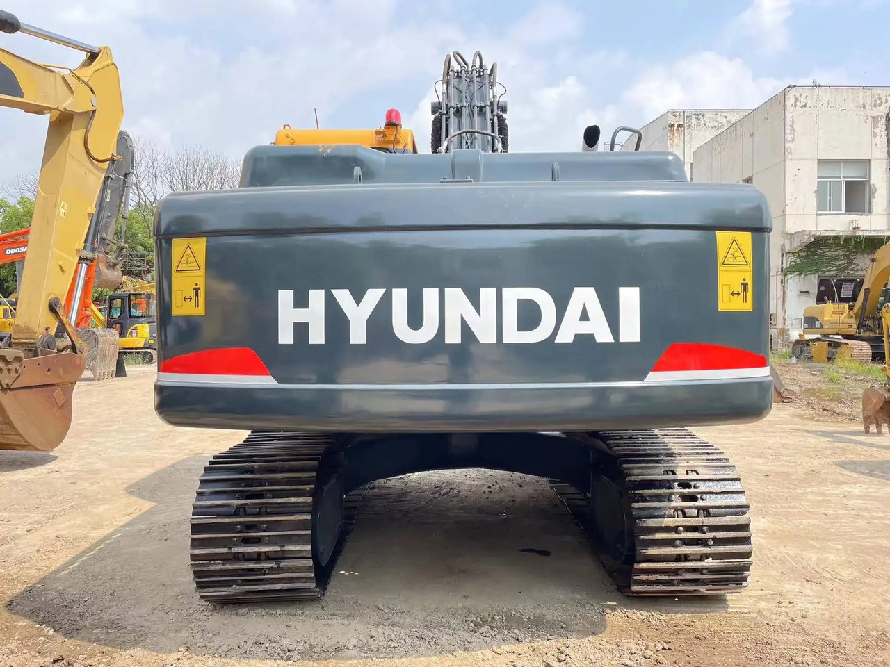 Kāpurķēžu ekskavators HYUNDAI R220 -9S track excavator 22 tons Korean hydraulic digger: foto 6