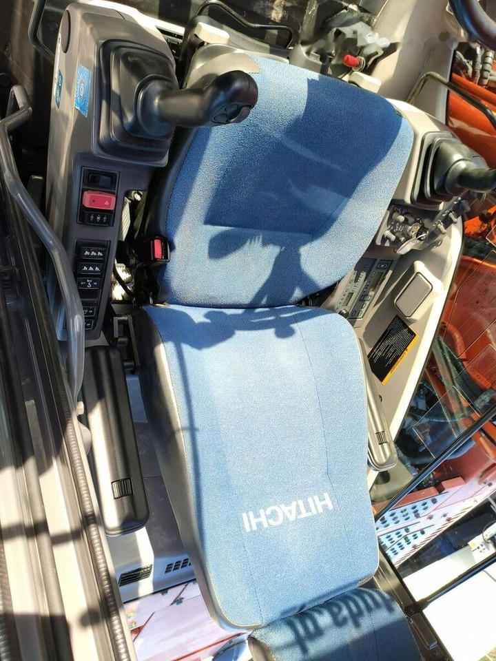 Riteņu ekskavators Hitachi ZX140: foto 27
