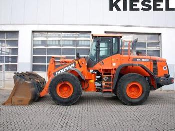 Riteņu iekrāvējs Doosan DL300-3