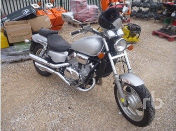 Honda VF750C MAGNA - Motocikls