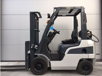Autokrāvējs NISSAN NP1fA15D