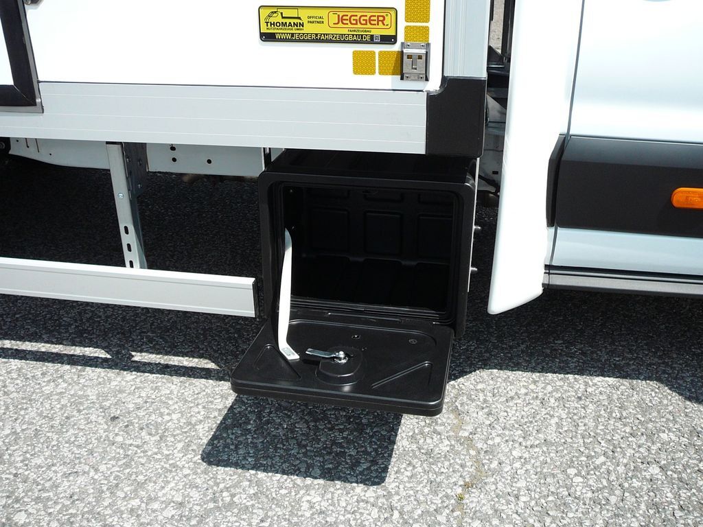 Jaunā Furgons ar slēgtā virsbūve Ford Transit Koffer mit LBW Premiumaufbau: foto 9