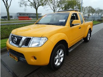 Pikaps Nissan Navara 2.5 dci king cab se 4wd