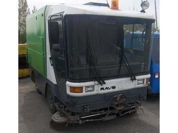 RAVO 5002
 - Ielu tīrīšanas mašīna