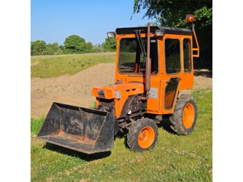 Kubota B7100D - Komunālais traktors