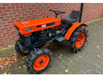 Kubota B 6000  - Komunālais traktors