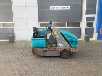 Ielu tīrīšanas mašīna TENNANT S20 Veegmachine