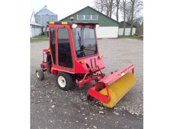 Ielu tīrīšanas mašīna Toro Groundmaster 322-D