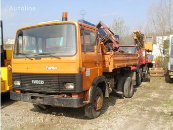 Bortu kravas automašīna/ Platforma, Kravas auto ar manipulatoru IVECO MAGITUS Deutz M 130 M 8 FK: foto 1