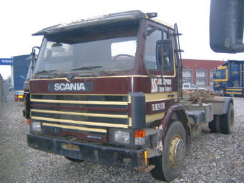 SCANIA  - Konteineru vedējs/ Kravas automašīna ar noņemamā virsbūve