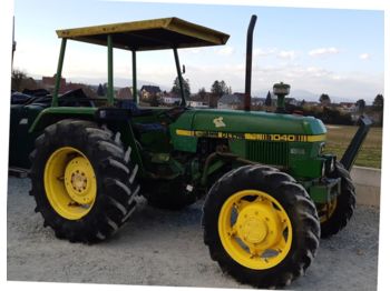 Traktors John Deere 1040: foto 1
