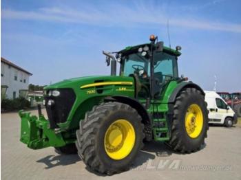Traktors John Deere 7930: foto 1