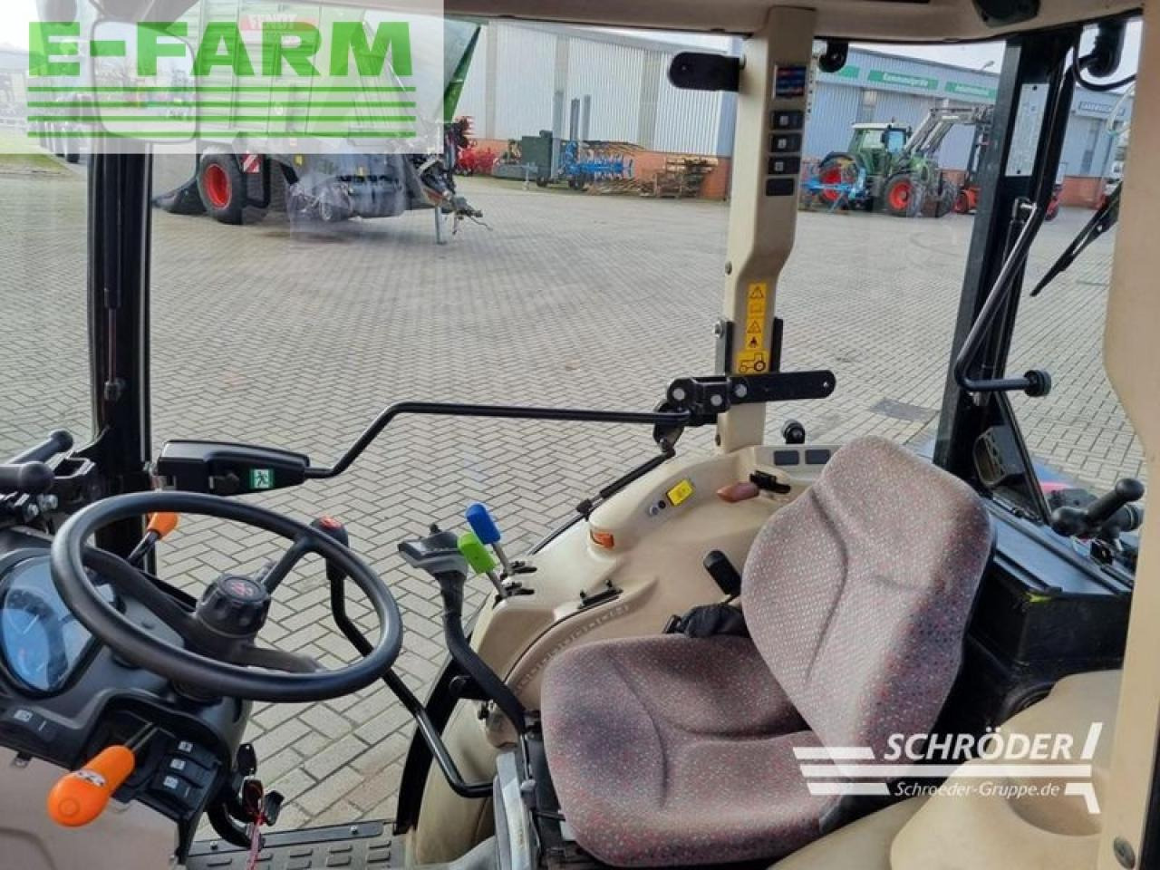 Traktors Massey Ferguson 3709 v cab essential: foto 8