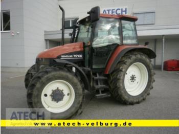 Traktors New Holland TS 100: foto 1