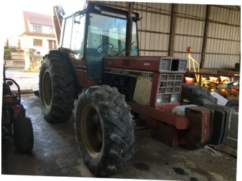Riteņu traktors Case IH 1055 s