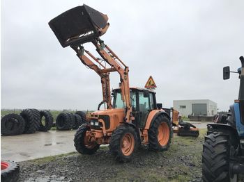 Riteņu traktors JOHN DEERE 6220