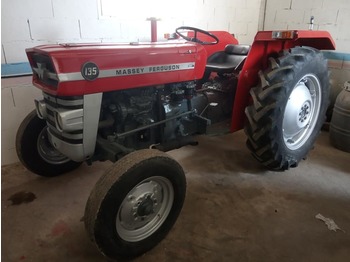 Riteņu traktors MASSEY FERGUSON 135