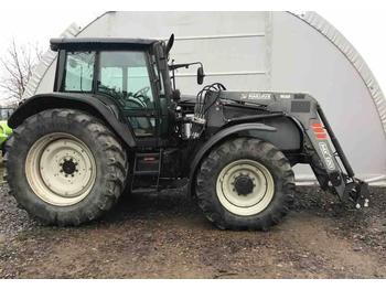 Riteņu traktors Valtra T140 Hitech