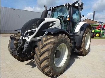 Riteņu traktors Valtra T214D Direct Smart Touch