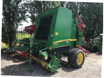 Rituļu prese John Deere 592