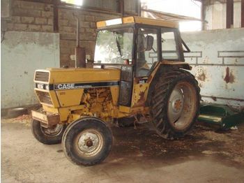 CASE International 258
 - Traktors