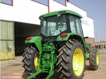 John Deere 6010 DT - Traktors