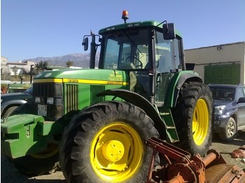 John Deere 6910 - Traktors