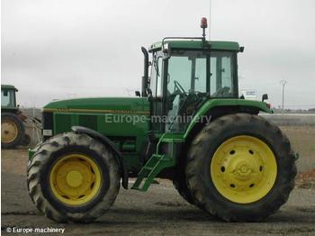 John Deere 7700 DT - Traktors