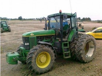 John Deere John Deere 7700 - Traktors
