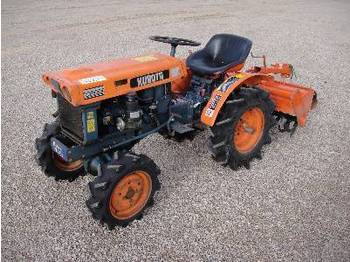 Kubota B6000 4X4 - Traktors
