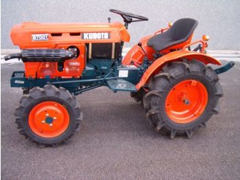 Kubota B7001 DT - 4X4 - Traktors