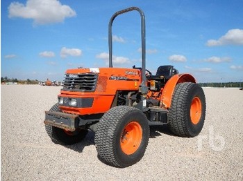 Kubota ME8200 - Traktors