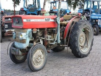 Massey Ferguson 152 - Traktors