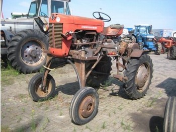 Massey Ferguson 825 - Traktors