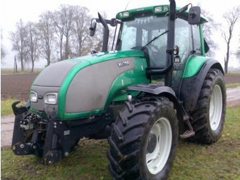 Valtra T140 - Traktors